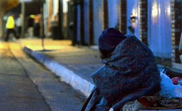 article-0-19DB11C300000578-698_634x438